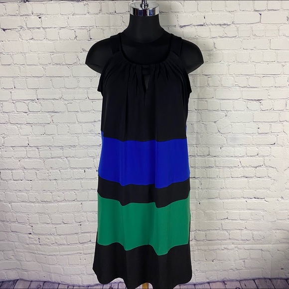 Vintage flattering black dress - Picture 3 of 9